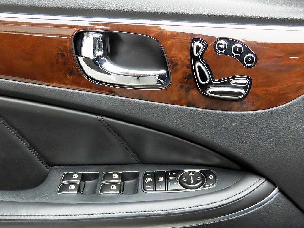 HYUNDAI Equus - Vista 11