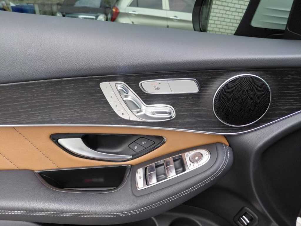 Mercedes Benz GLC Class - Vista 10