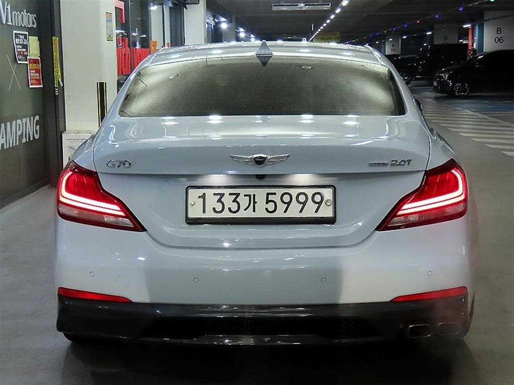 Genesis G70 - Vista 5