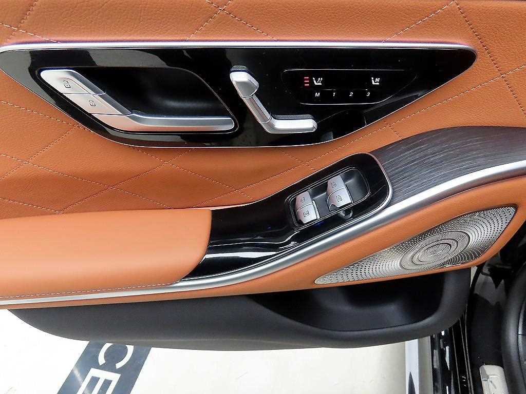 Mercedes Benz S Class - Vista 12