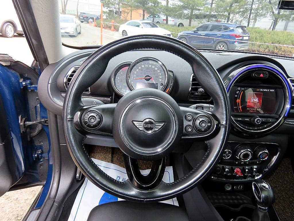 Mini Clubman - Vista 8