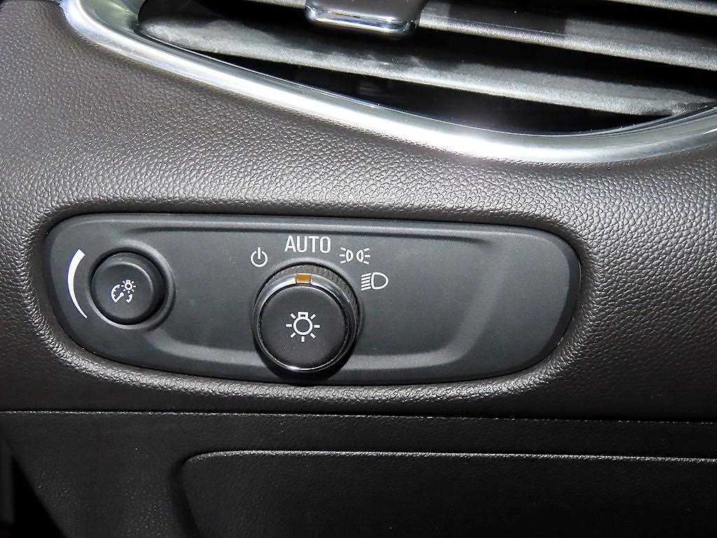 Chevrolet Malibu 2017 Blanco - Importación desde Corea - HF Imports Iquique - Foto 14