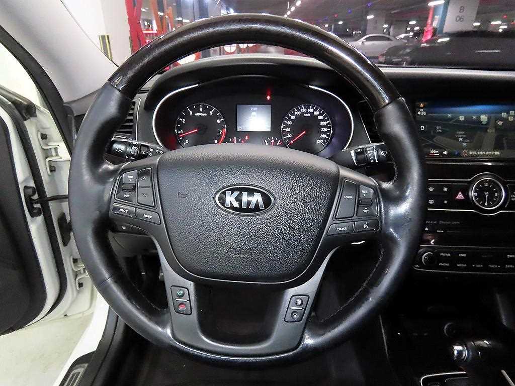 KIA K7 - Vista 8