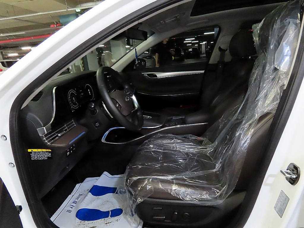 HYUNDAI Grandeur - Vista 6