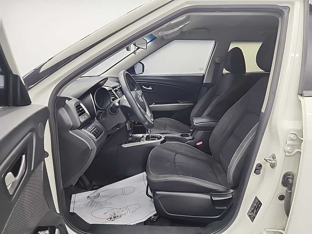 Ssangyong Tivoli - Vista 11