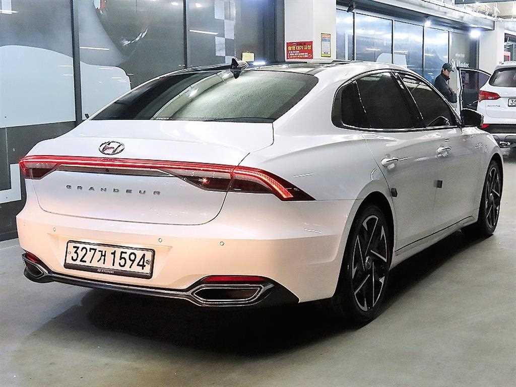 HYUNDAI Grandeur - Vista 4