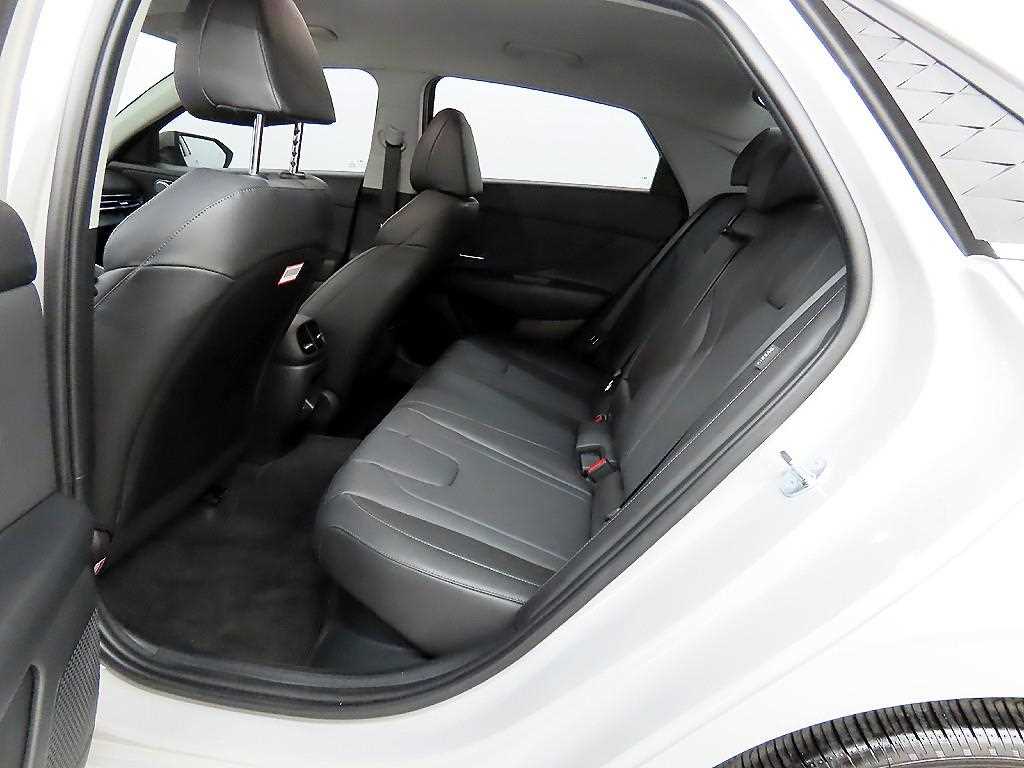 HYUNDAI Avante - Vista 6