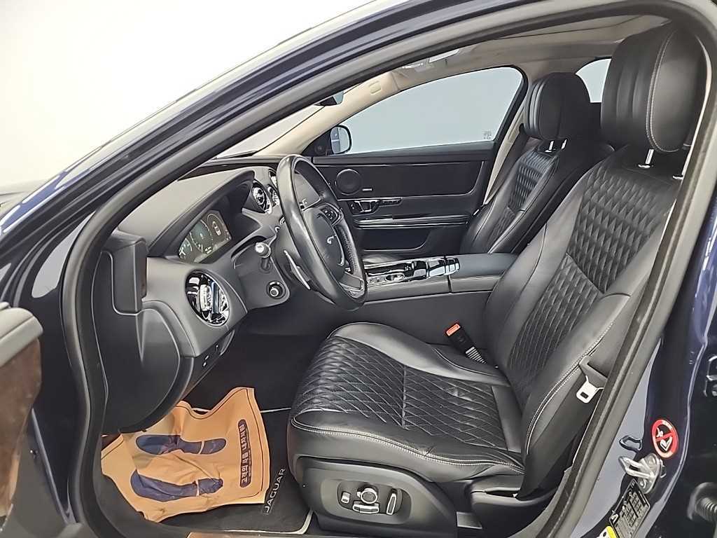 Jaguar XJ - Vista 11