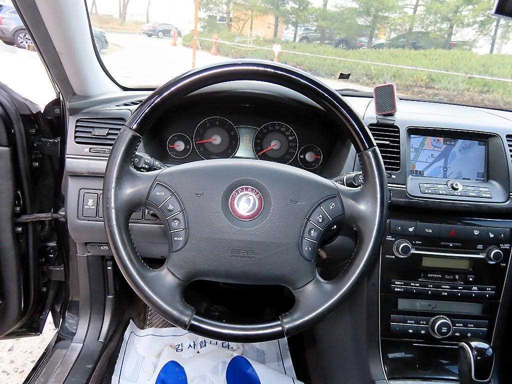 KIA Opirus - Vista 8