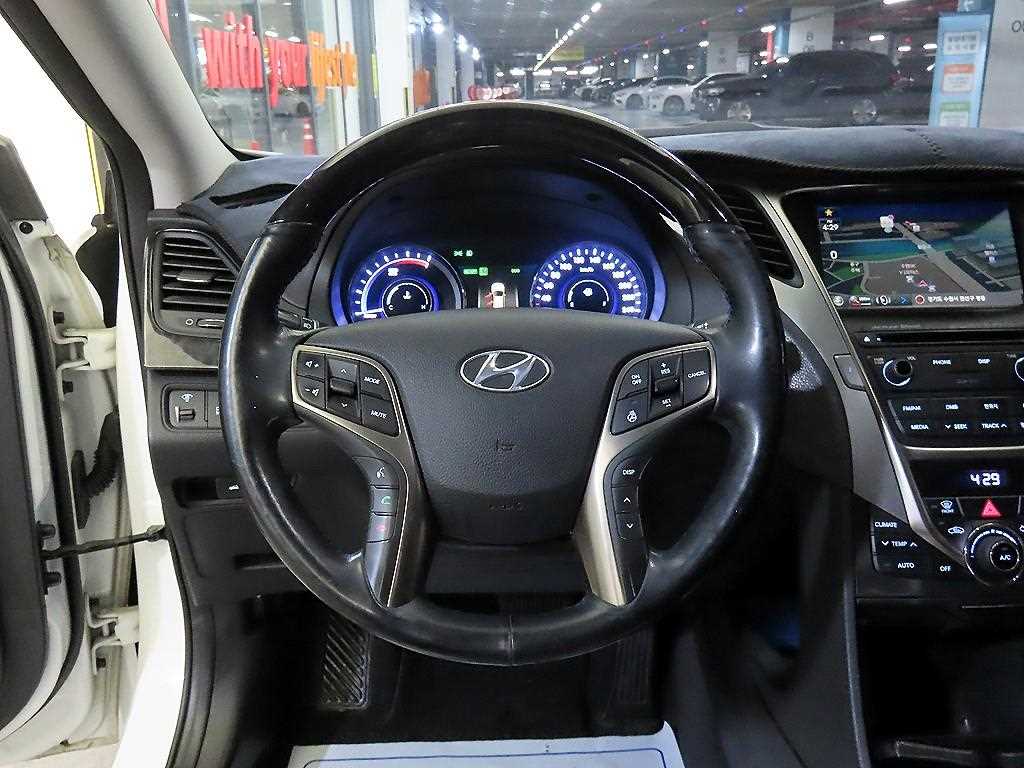 HYUNDAI Grandeur - Vista 8