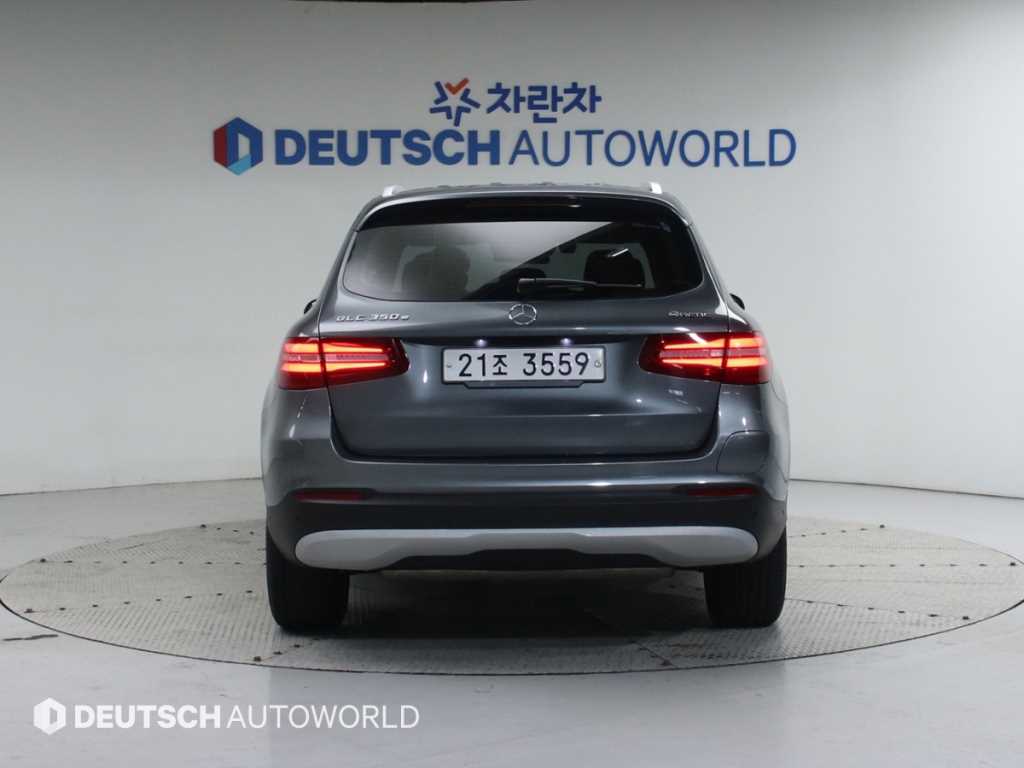 Mercedes Benz GLC Class - Vista 4