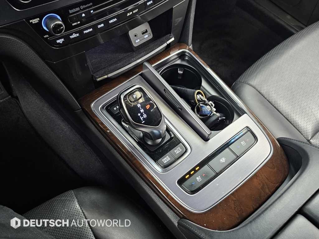 HYUNDAI Equus - Vista 9