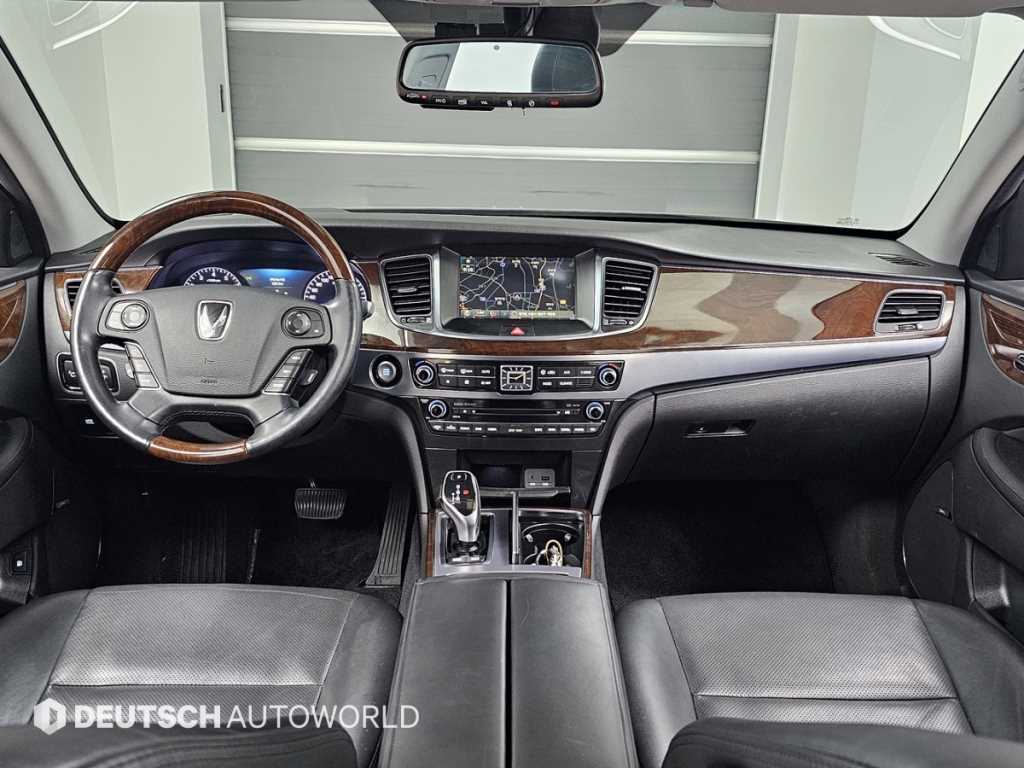 HYUNDAI Equus - Vista 7