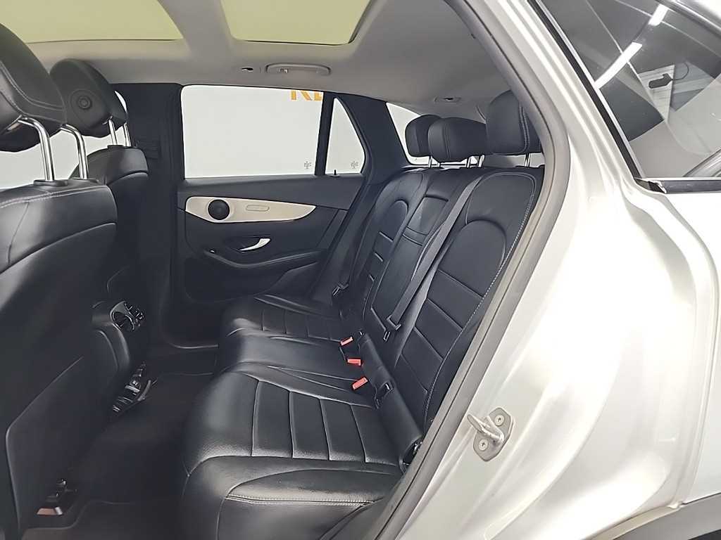 Mercedes Benz GLC Class - Vista 12