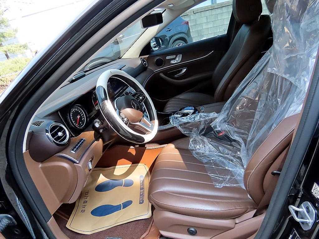 Mercedes Benz E class - Vista 5