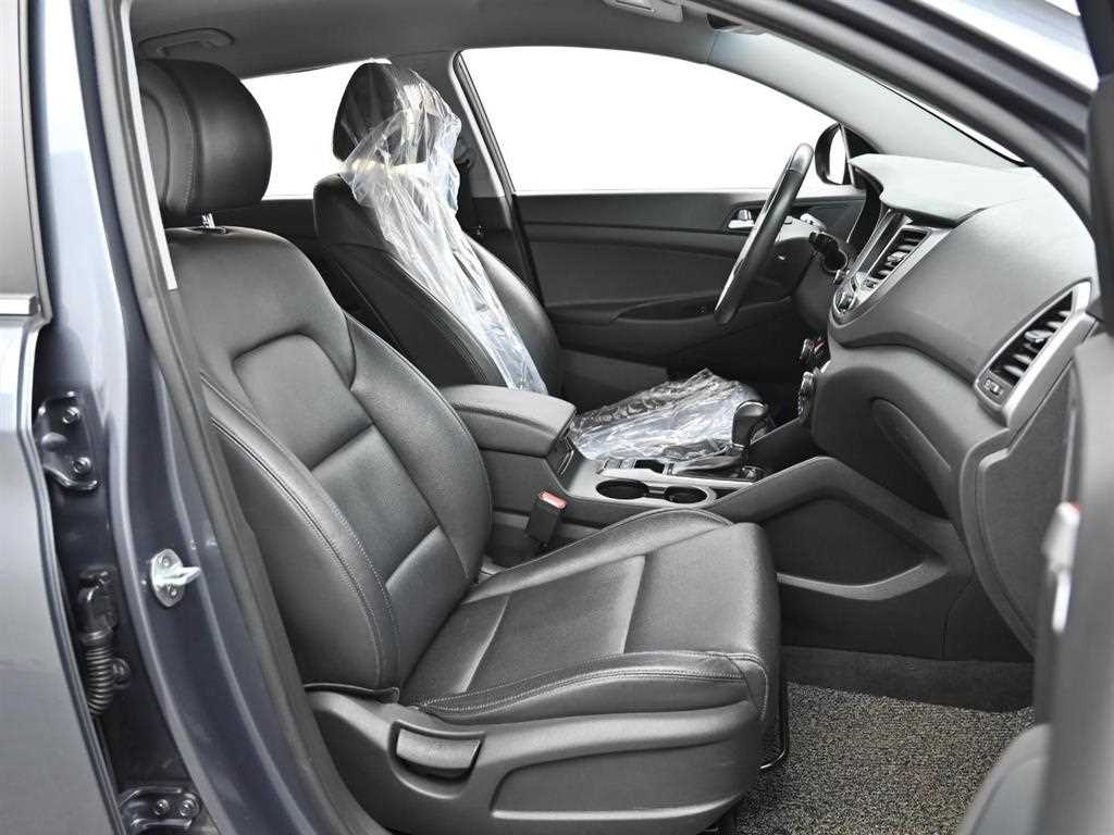 HYUNDAI Tucson - Vista 10