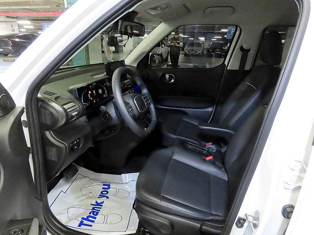 HYUNDAI Casper - Vista 6