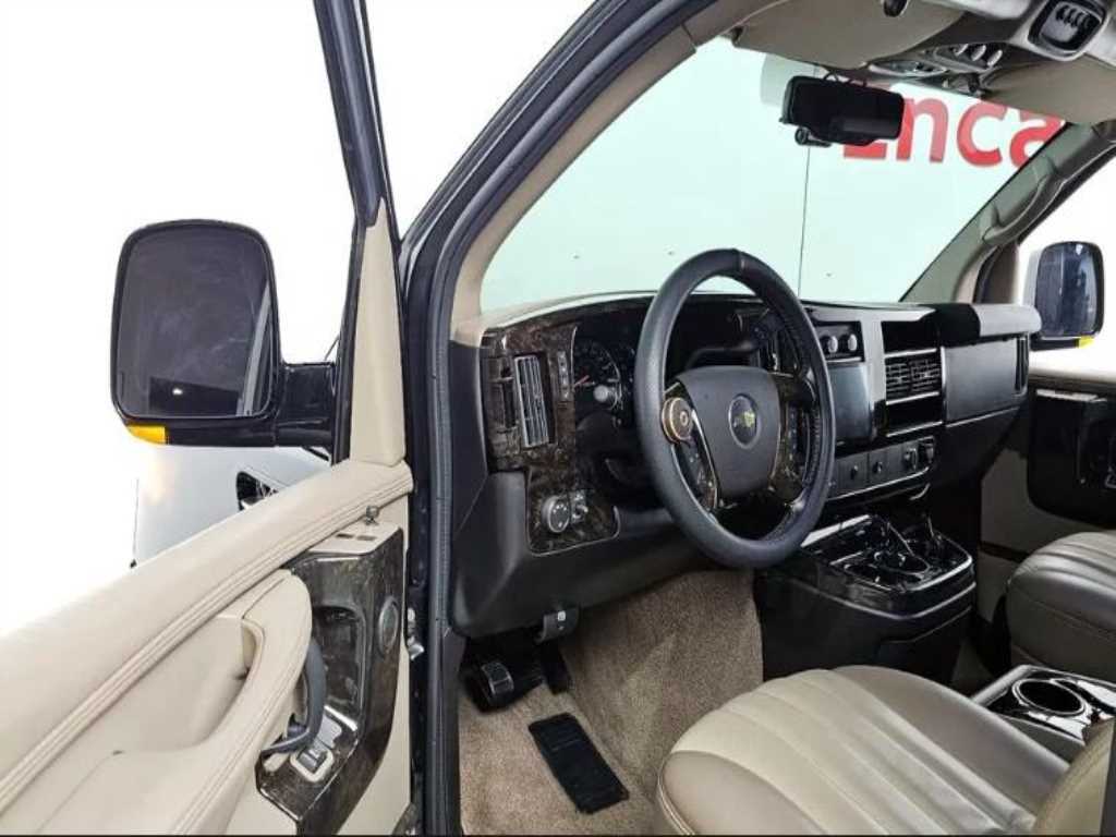 Chevrolet Express van - Vista 10