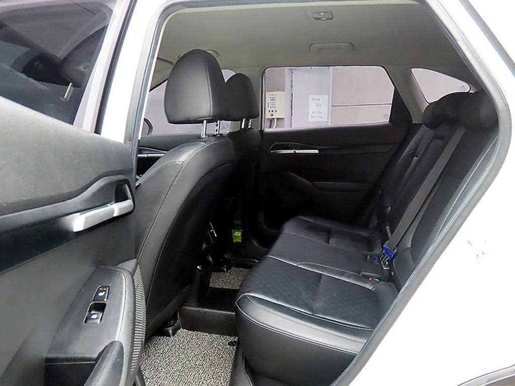 KIA Seltos - Vista 6