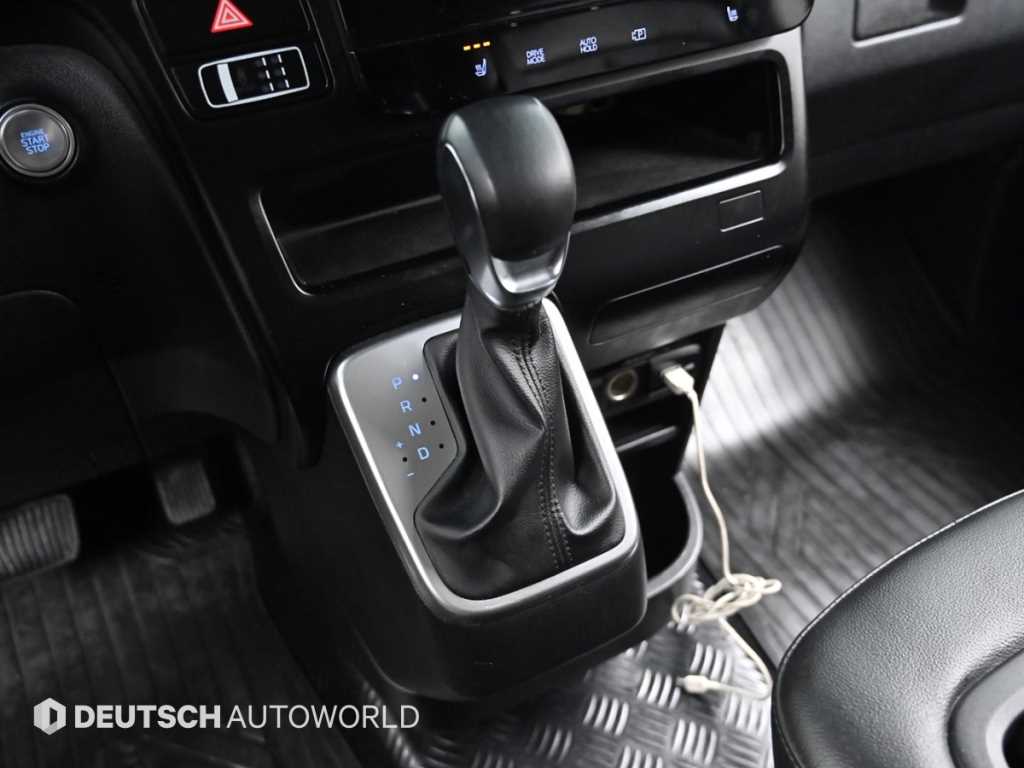 HYUNDAI Staria - Vista 9