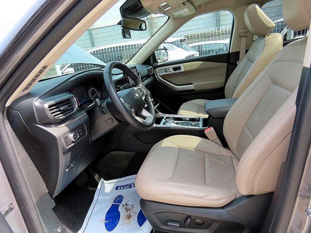 Ford Explorer - Vista 5