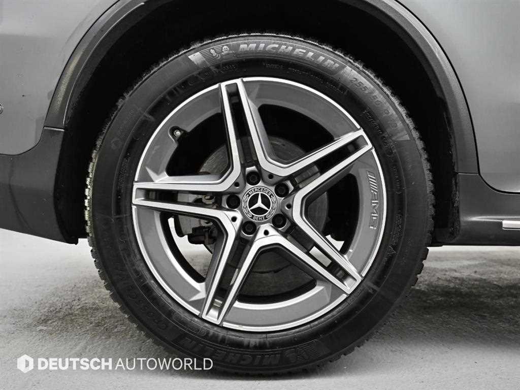 Mercedes Benz GLC Class - Vista 5