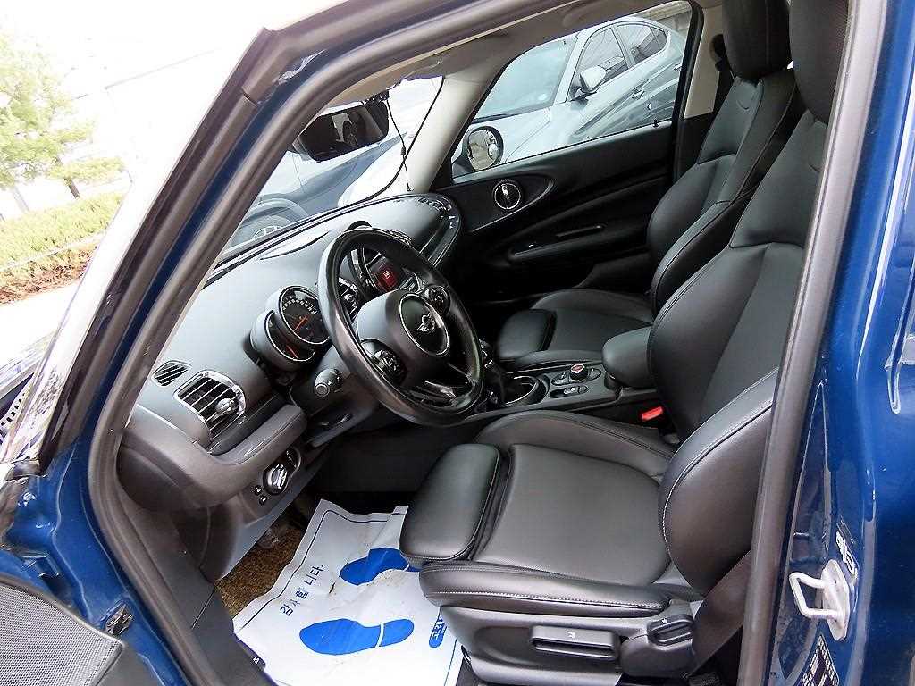 Mini Clubman - Vista 5