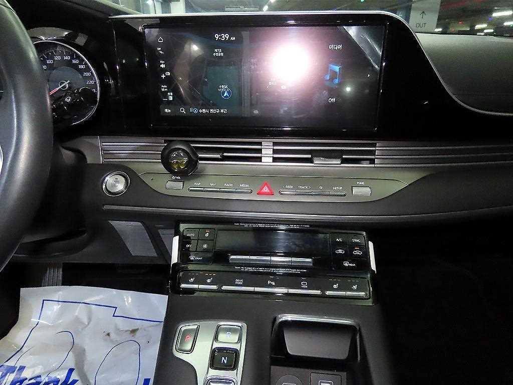 HYUNDAI Grandeur - Vista 11