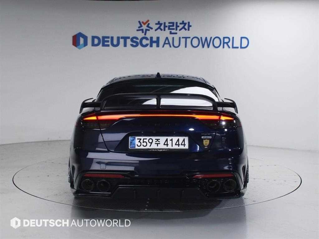 KIA Stinger - Vista 5