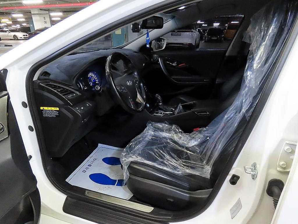 HYUNDAI Grandeur - Vista 6