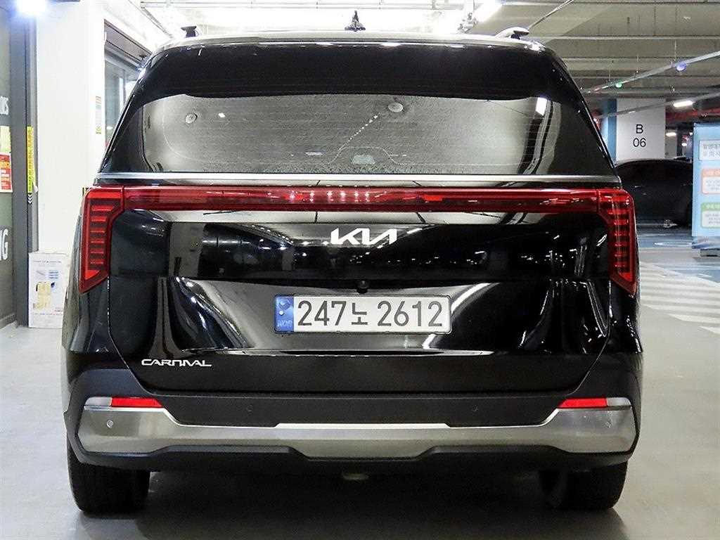 KIA Carnival - Vista 5