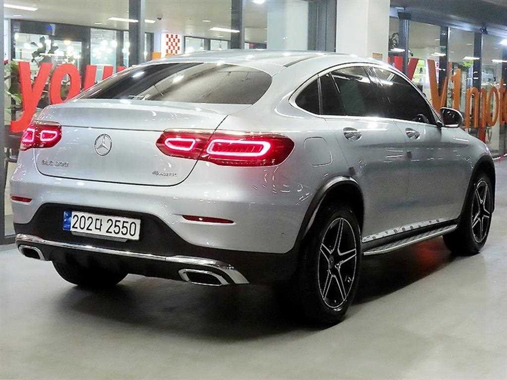 Mercedes Benz GLC Class - Vista 4