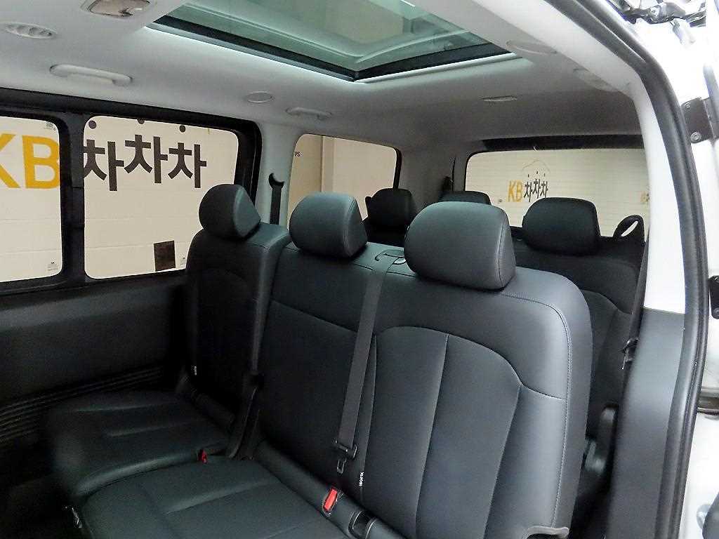 HYUNDAI Staria 2025 Blanco - Importación desde Corea - HF Imports Iquique - Foto 15