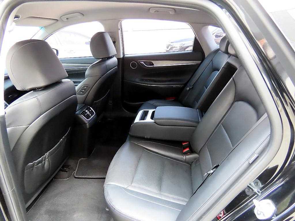 HYUNDAI Grandeur - Vista 6