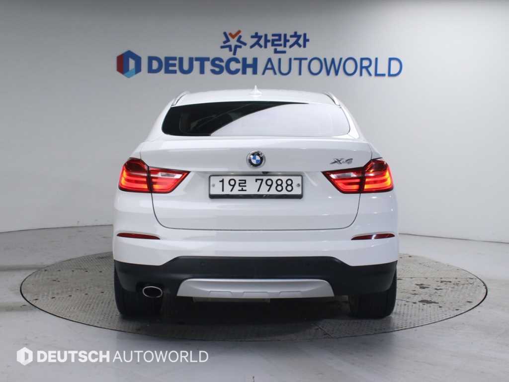 BMW X4 - Vista 4