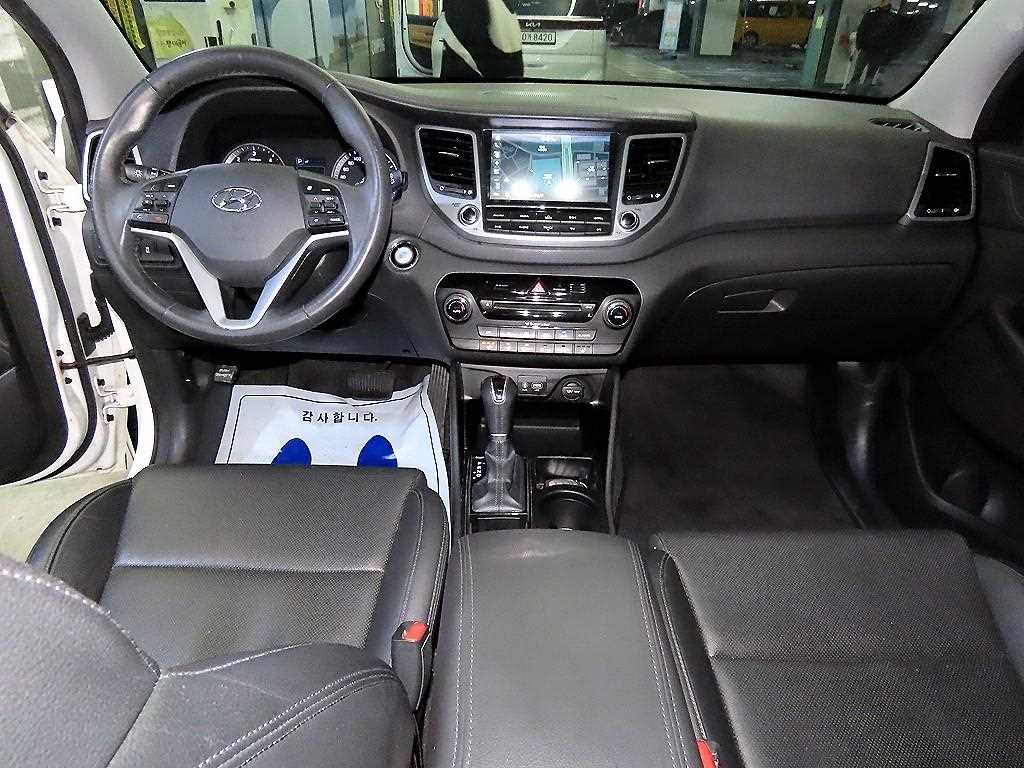 HYUNDAI Tucson - Vista 10