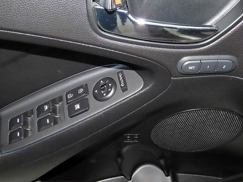 KIA K3 2013 Blanco - Importación desde Corea - HF Imports Iquique - Foto 13