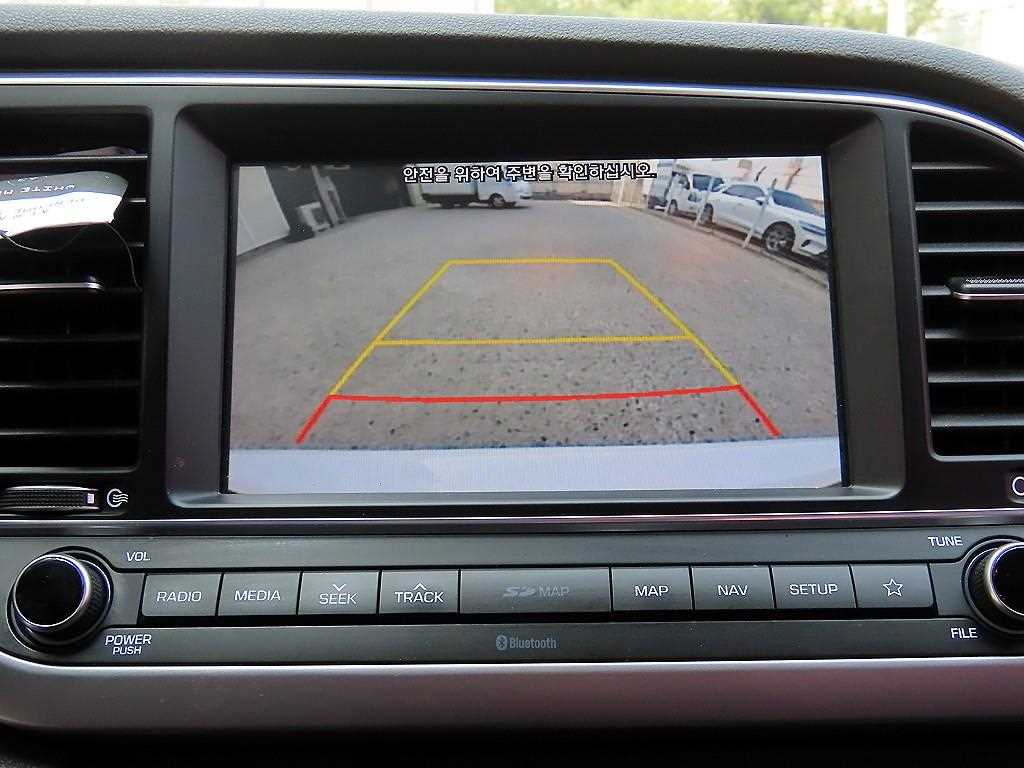 HYUNDAI Avante 2018 Blanco - Importación desde Corea - HF Imports Iquique - Foto 15