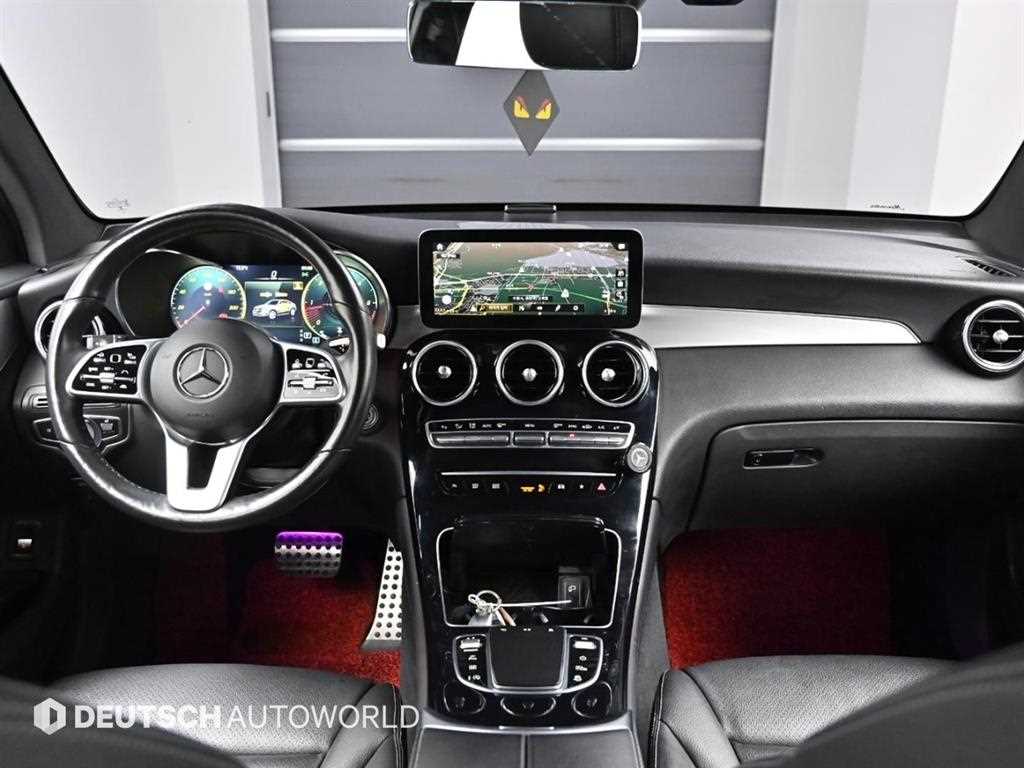 Mercedes Benz GLC Class - Vista 7