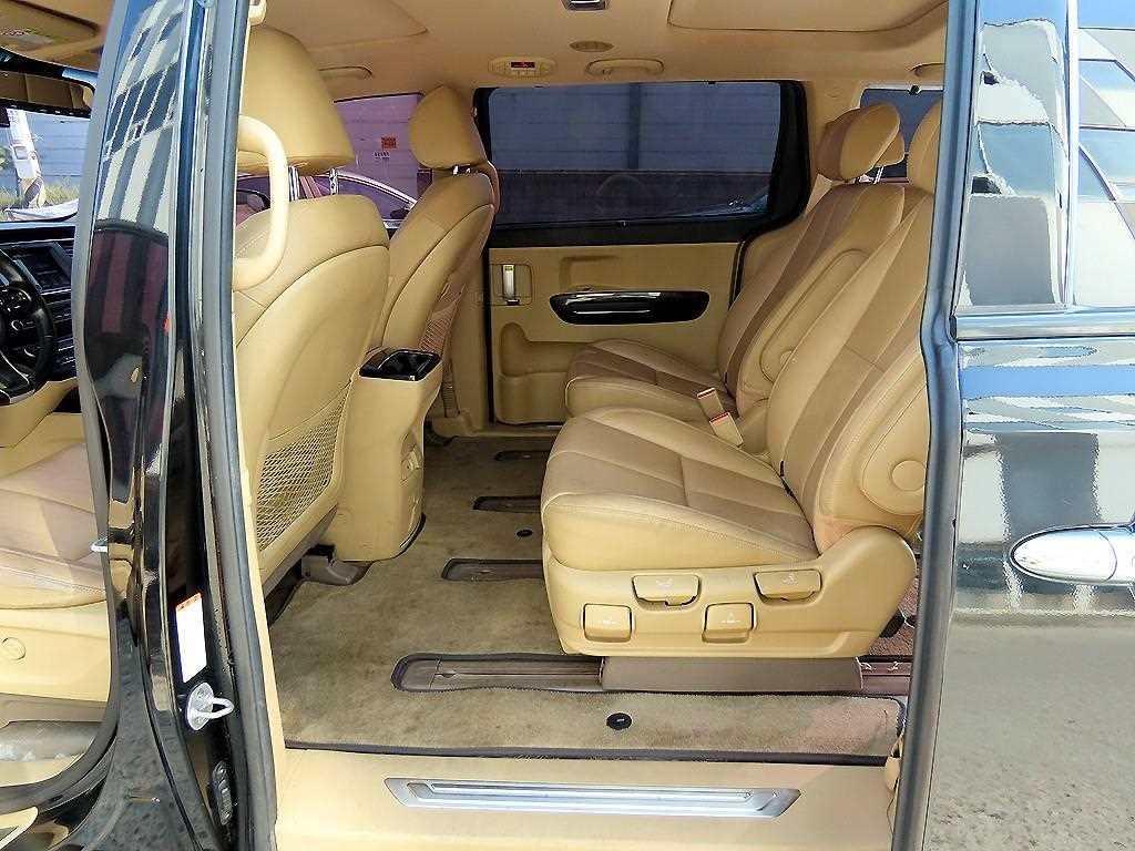 KIA Carnival - Vista 6