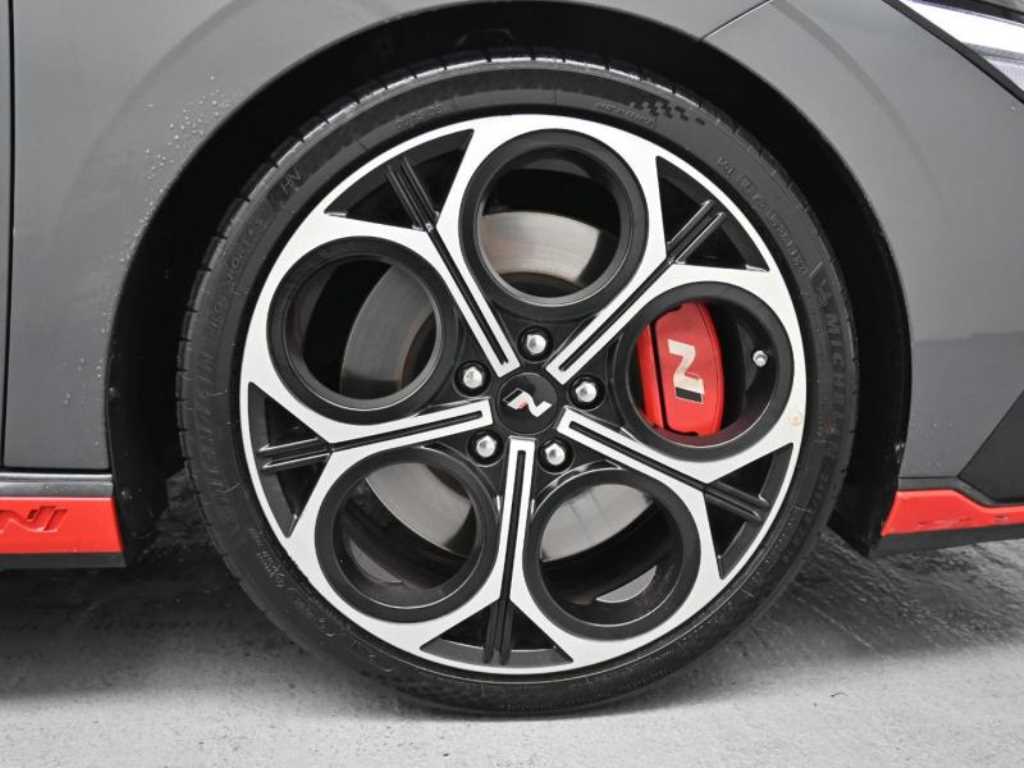 HYUNDAI Avante - Vista 5