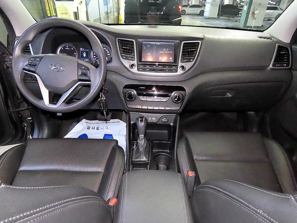 HYUNDAI Tucson - Vista 10