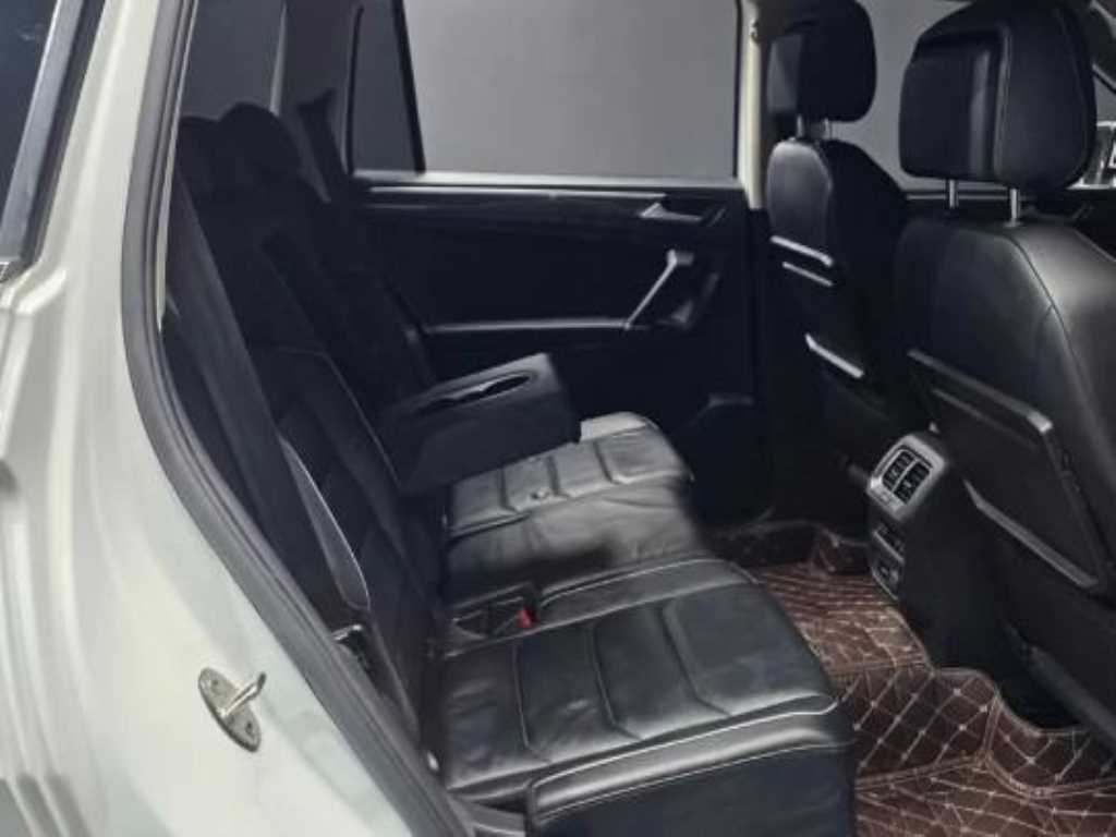 Volkswagen Tiguan - Vista 11