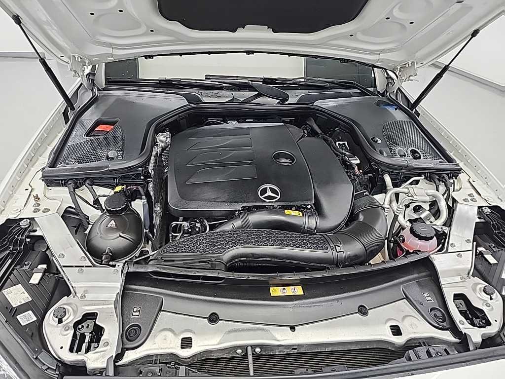 Mercedes Benz E class - Vista 5