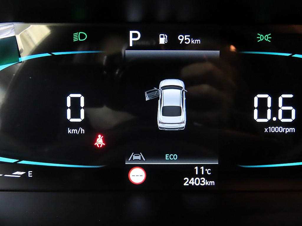 HYUNDAI Avante - Vista 9