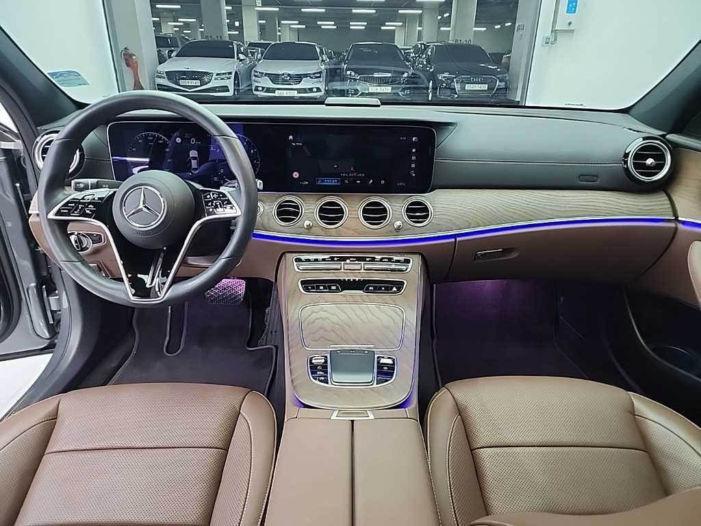 Mercedes Benz E class - Vista 7