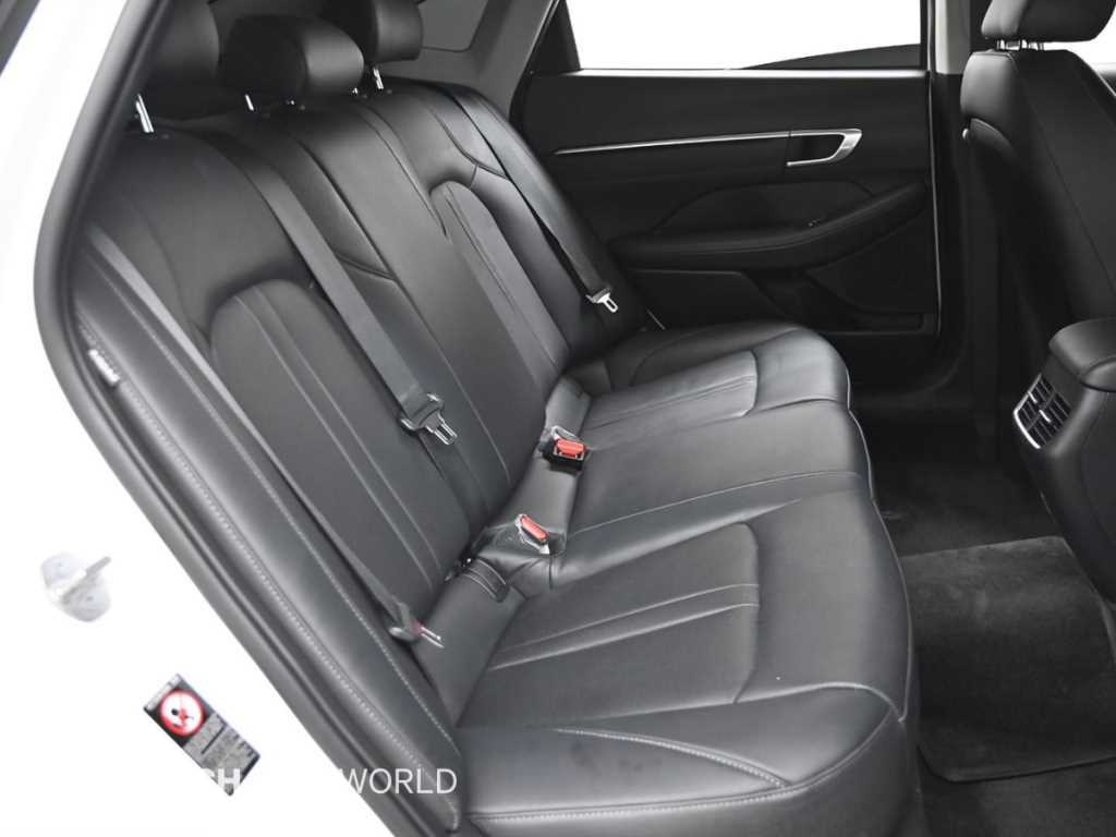 HYUNDAI Sonata - Vista 12