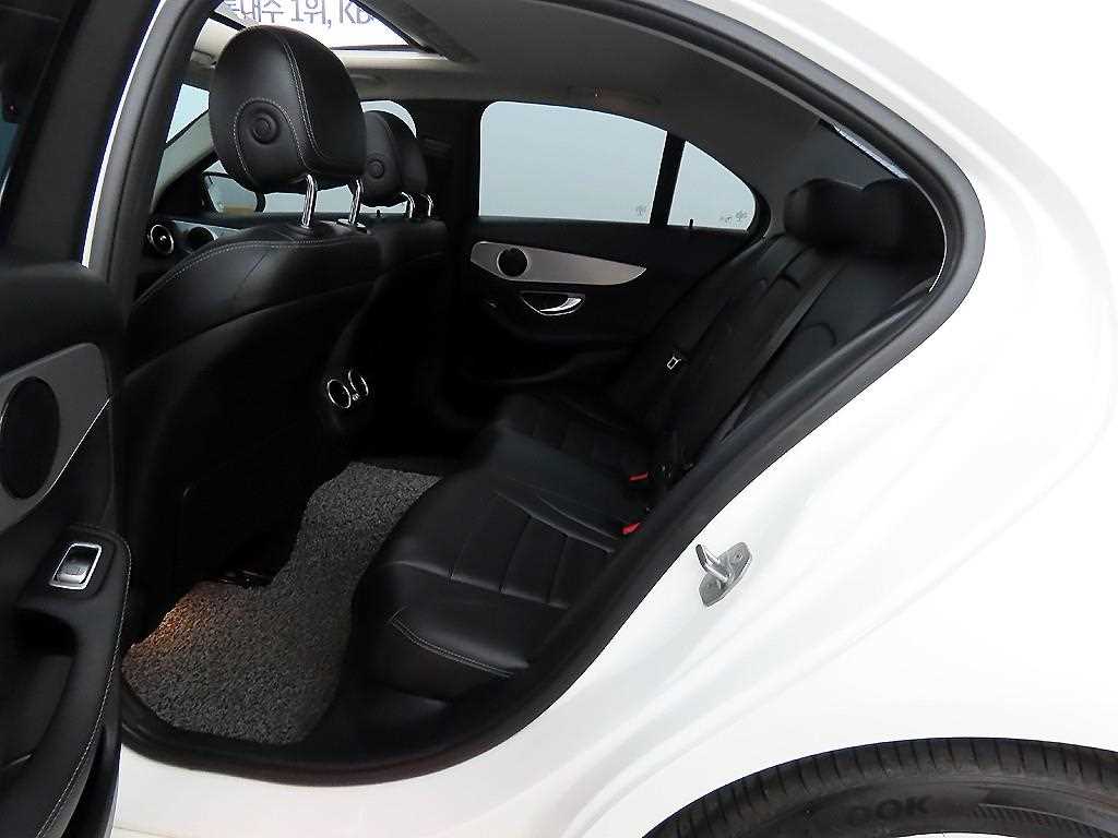 Mercedes Benz C Class - Vista 6