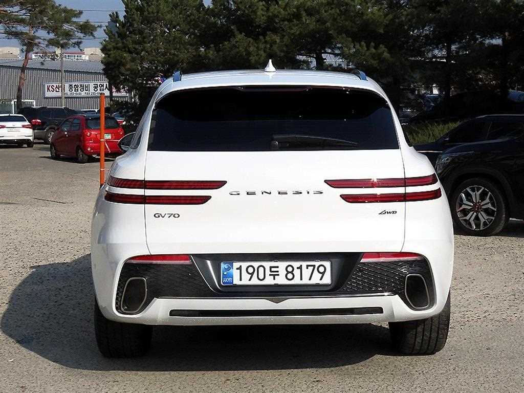 Genesis GV70 - Vista 4