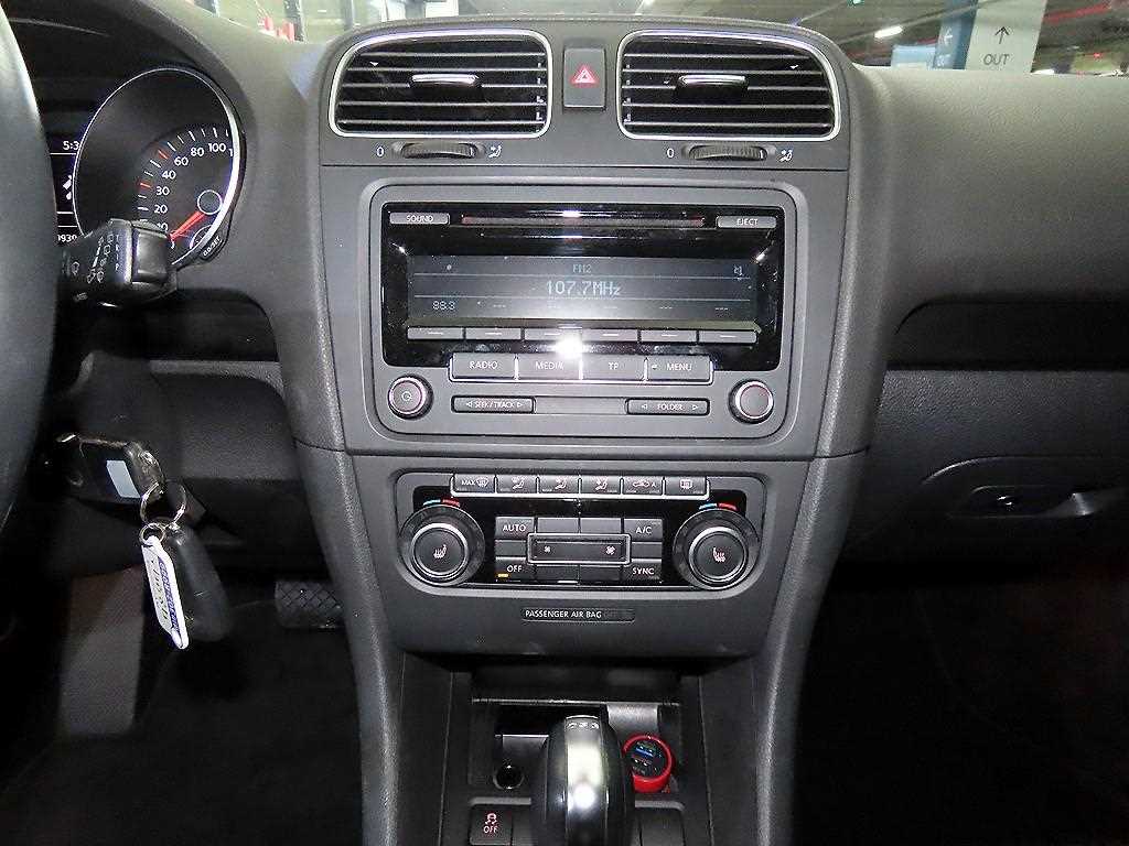 Volkswagen Golf - Vista 11